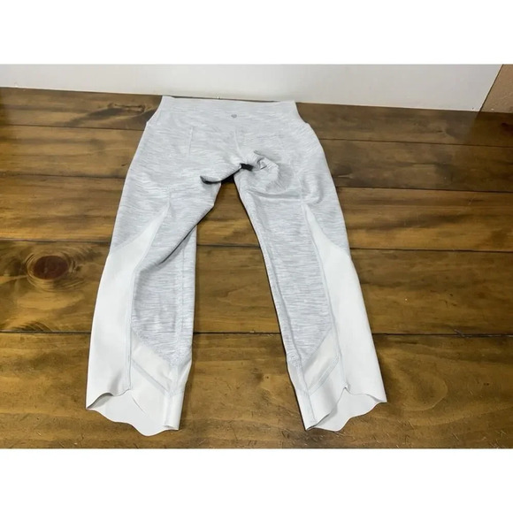 Lululemon Wunder Under Crop II Scallop Hem 23" Leggings Gray Silver Spoon Size 6 - Picture 4 of 10